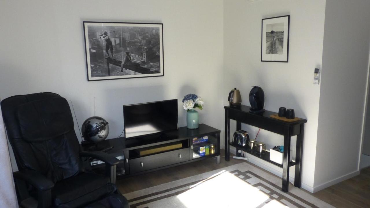 Modern Self Contained Apartment In Riverhead Kültér fotó